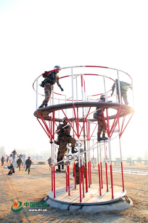 Students take part in military competition in N China