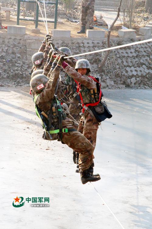 Students take part in military competition in N China