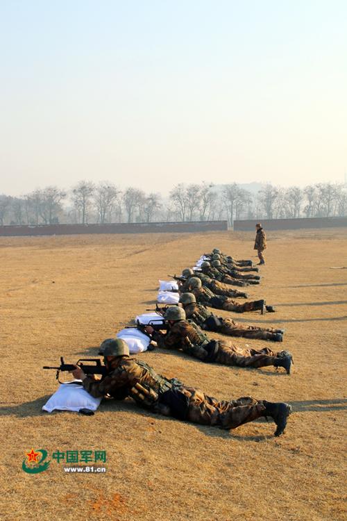 Students take part in military competition in N China