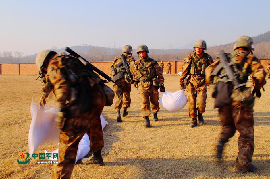 Students take part in military competition in N China