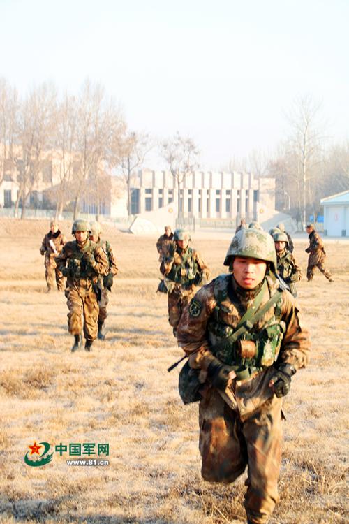 Students take part in military competition in N China