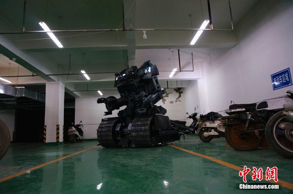Teacher makes a robot in C China
