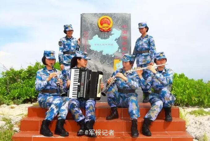 Charming female soldiers on Xisha Islands