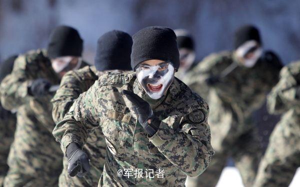 South Korean special forces soldiers challenge severe cold