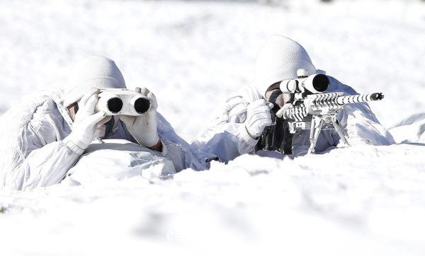 South Korean special forces soldiers challenge severe cold