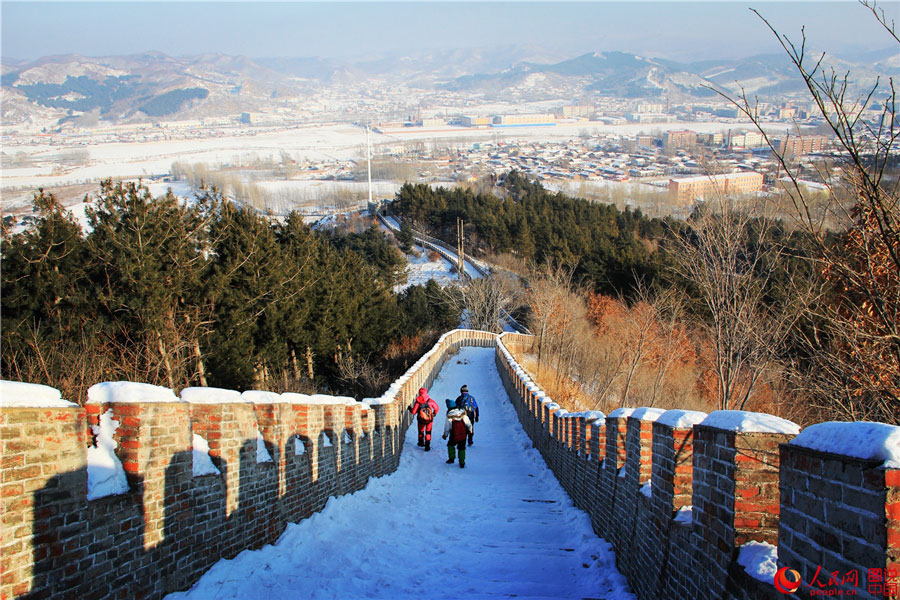 Copycat Great Wall in snow in NE China 