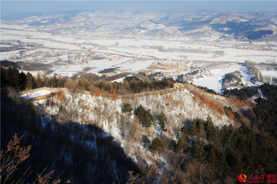Copycat Great Wall in snow in NE China 