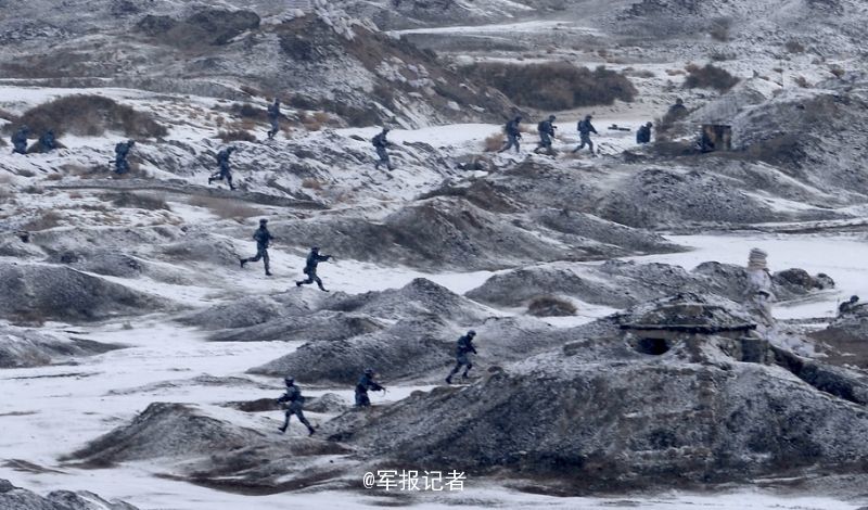 Chinese marine corps train in Xinjiang