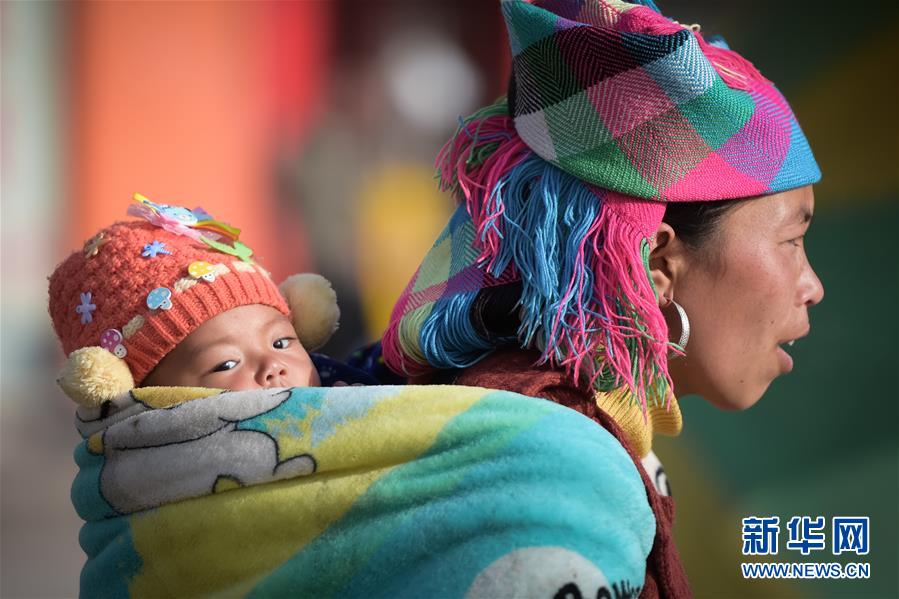 Expressions on the first day of Spring Festival travel rush in 2016