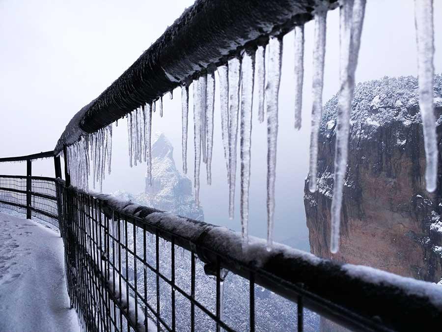 Amazing snow scenery of Shenxianju Mountain in E China