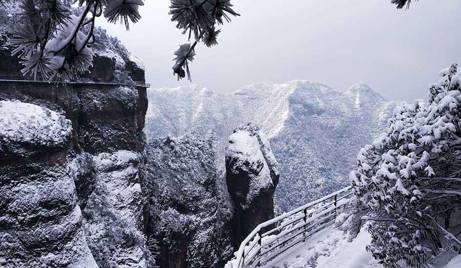 Amazing snow scenery of Shenxianju Mountain in E China