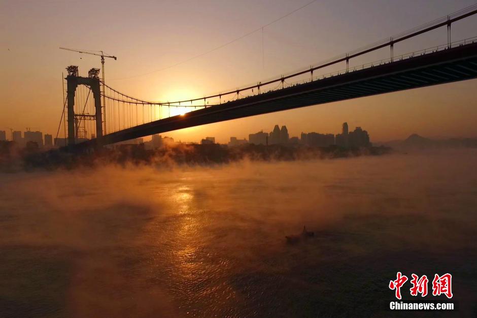 Mist appears on Yangtze River in C China