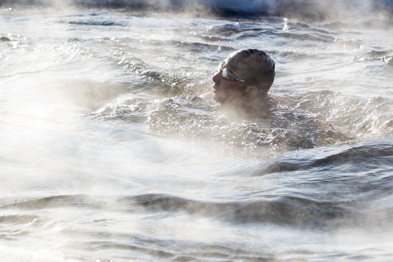 Extreme challenge at -40℃: Winter swimmers brave freezing river in N China
