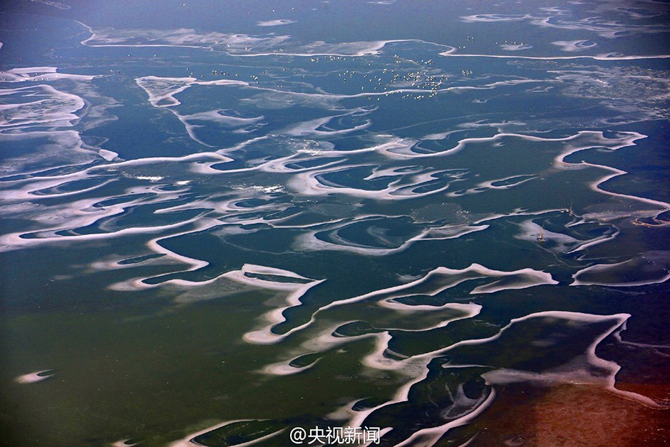 Fascinating scenery of frozen Yellow River