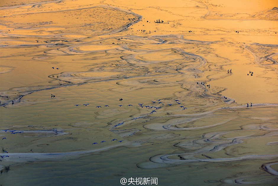 Fascinating scenery of frozen Yellow River