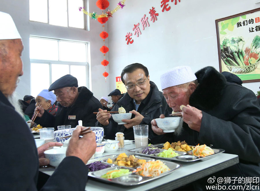 Premier Li Keqiang Celebrates Little New Year with Seniors in Ningxia