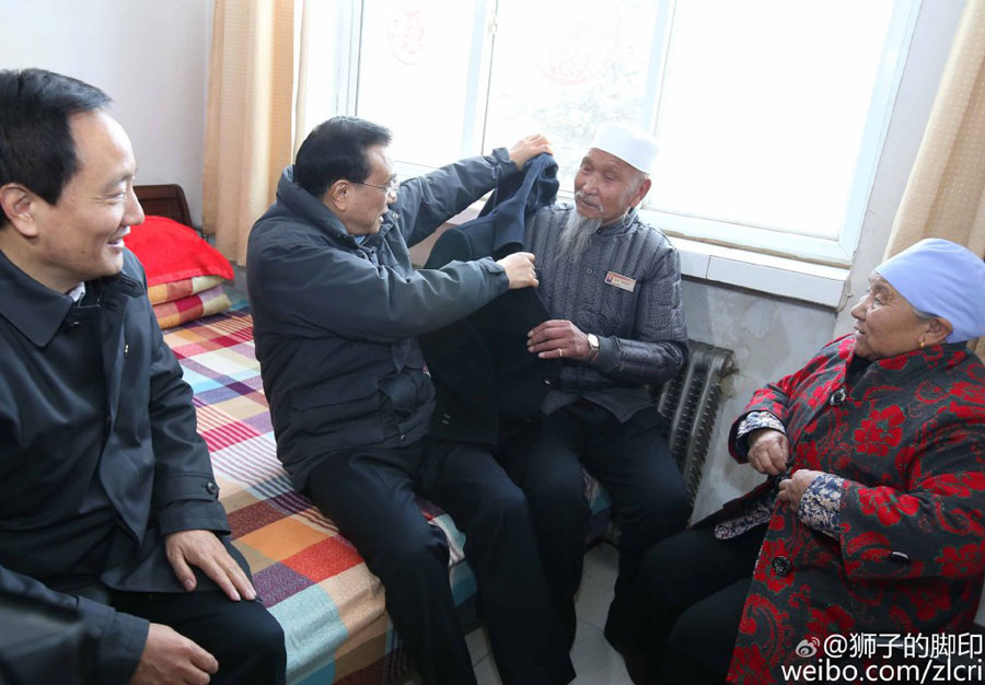 Premier Li Keqiang Celebrates Little New Year with Seniors in Ningxia