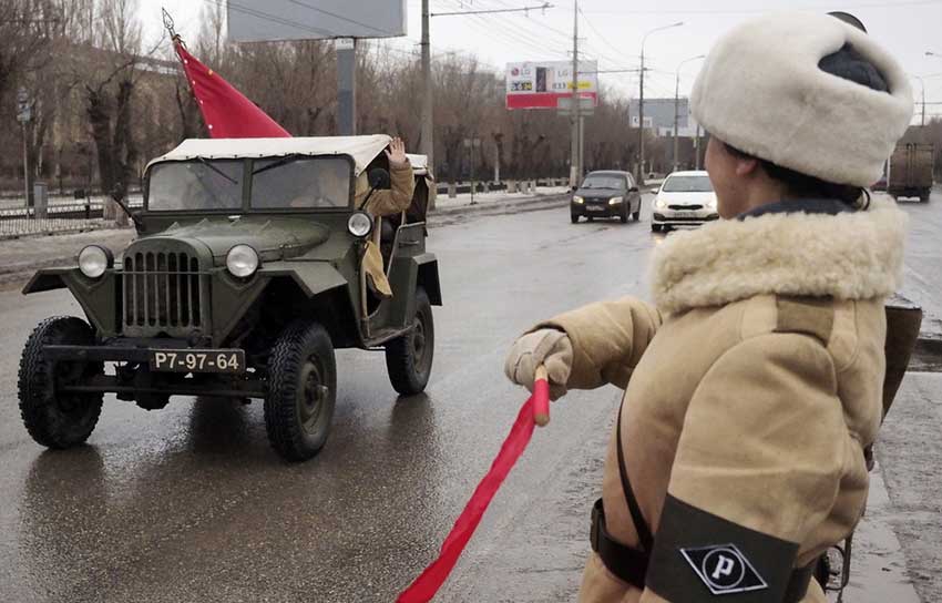 Traffic policewomen in WWII uniform mark 73rd anniversary of Battle of Stalingrad