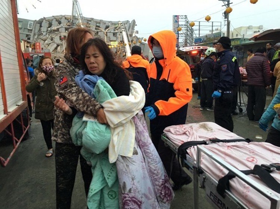 Baby rescued from collapsed building after quake in Taiwan, 2 dead