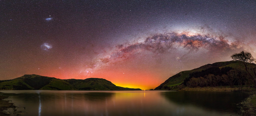 Stunning: Milky Way forms an arch across the sky