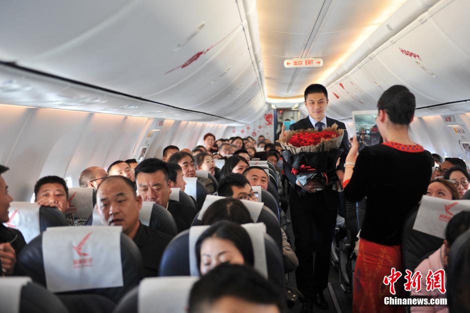 She said Yes! Flight attendant pulls off perfect airplane proposal on Valentine's Day