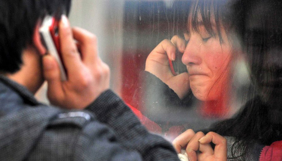 Touching moments of the Spring Festival travel rush
