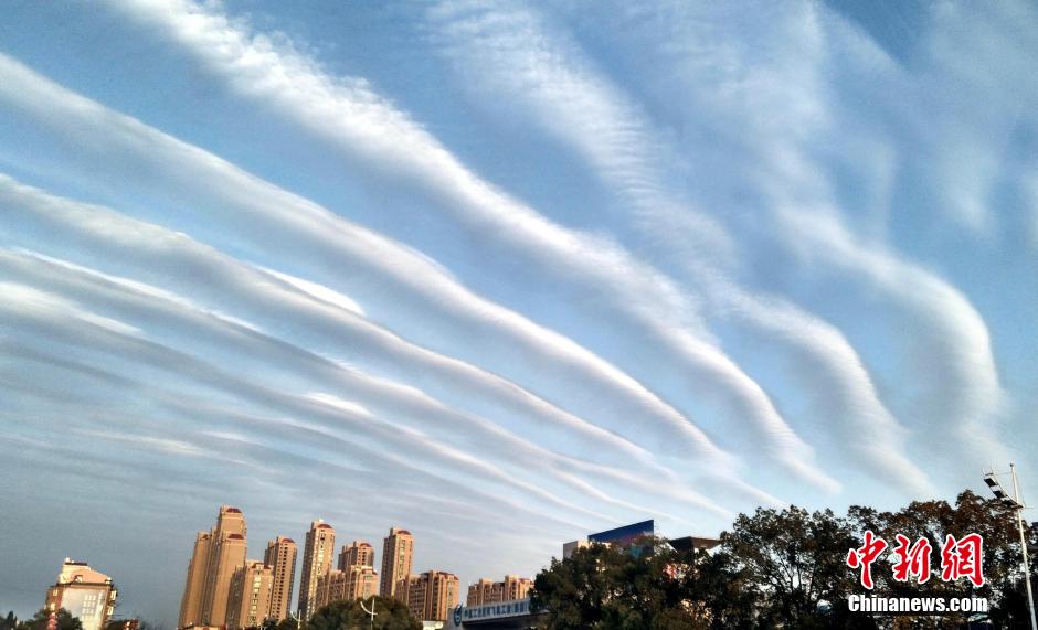 Splendid ribbon-like cloud seen in E China