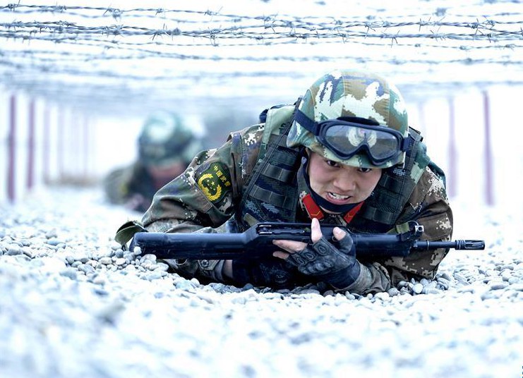 Soldiers stationed in Kashi conduct extreme training