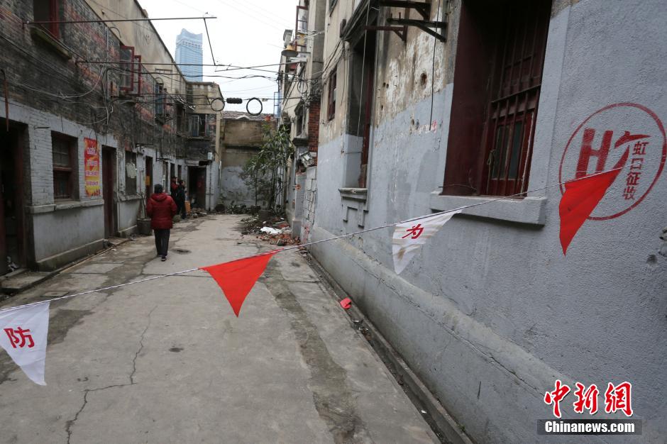 Shanghai halts demolition of building used as 