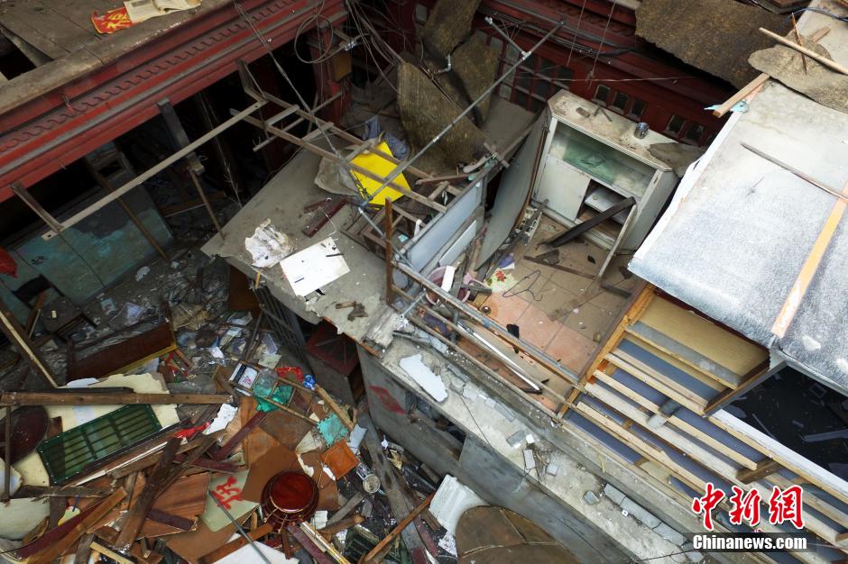 Shanghai halts demolition of building used as 