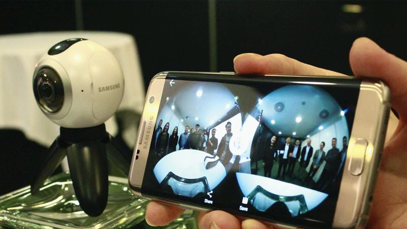 Samsung unveils next generation smartphones Galaxy S7 and Galaxy S7 edge