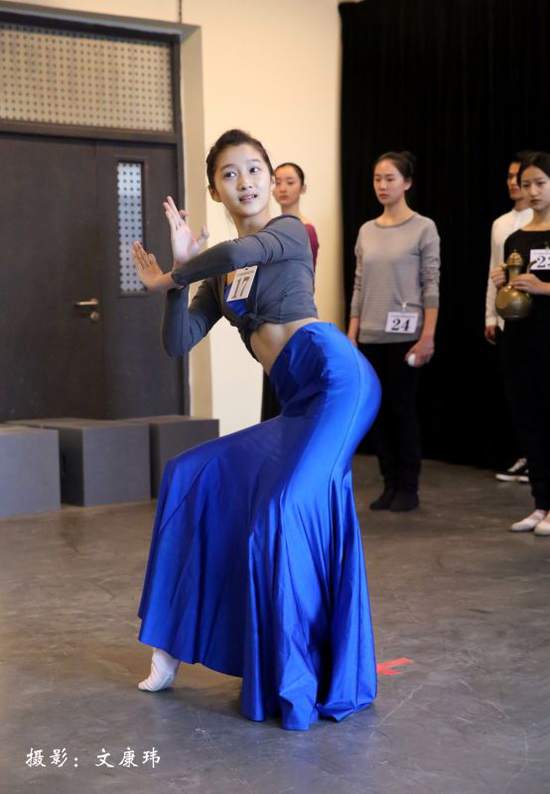 445 candidates compete for their 'star dream' at last call