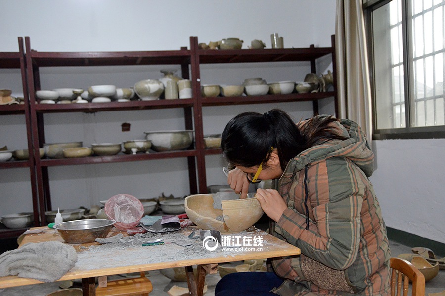 New discoveries in Phoenix Mountain kiln site in Zhejiang
