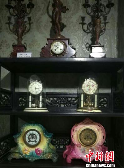 Man collects hundreds of antique clocks to build museum