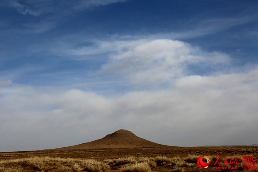 Chahar paleovolcano in early spring
