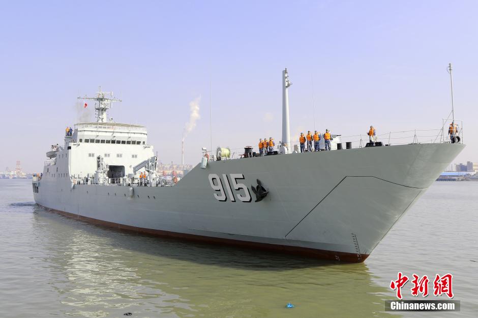 Three new-type tank landing ships join the East China Sea Fleet