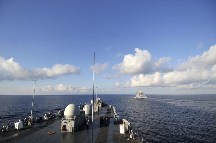 US warships still sailing in the South China Sea