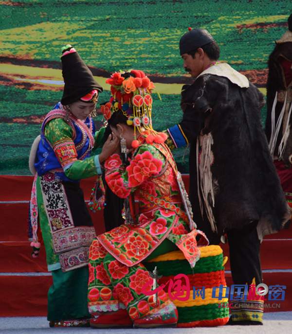 Largest bowl of rice noodles presented at food festival in SW China
