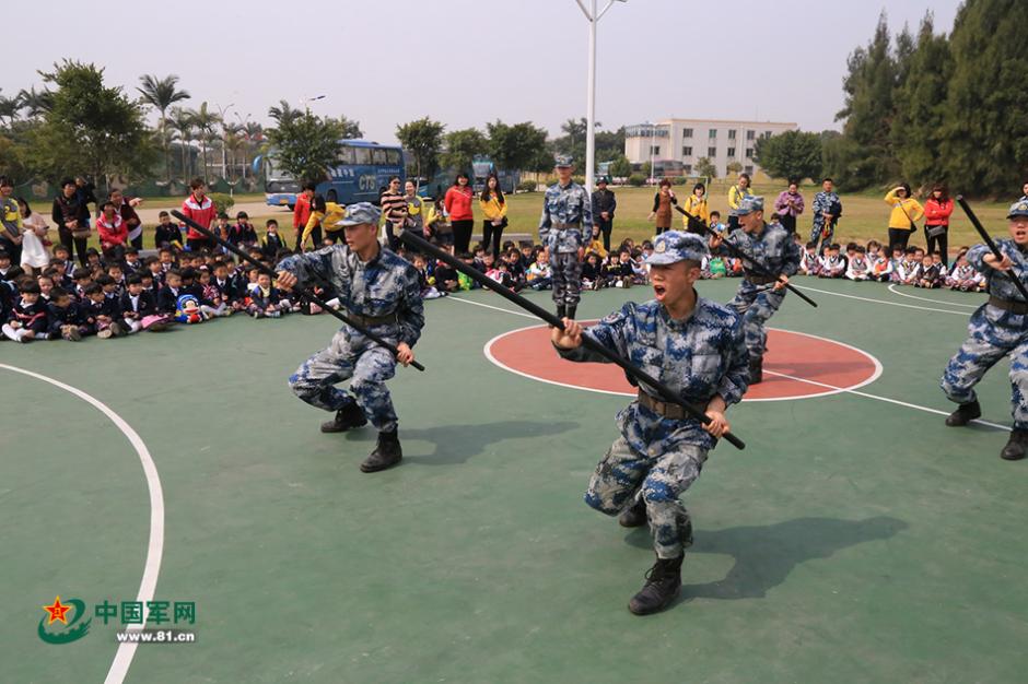 Children receive national defense education in E China 