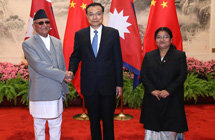 Li Keqiang Welcomes Nepalese PM to Attend Boao Forum