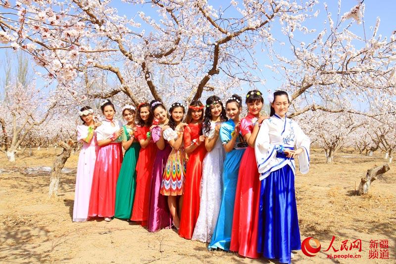 'Apricot fairy' pageant held in Xinjiang