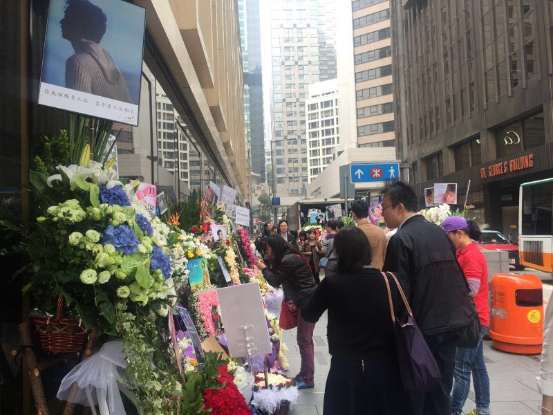 Fans Pay Tribute to Late Superstar Leslie Cheung