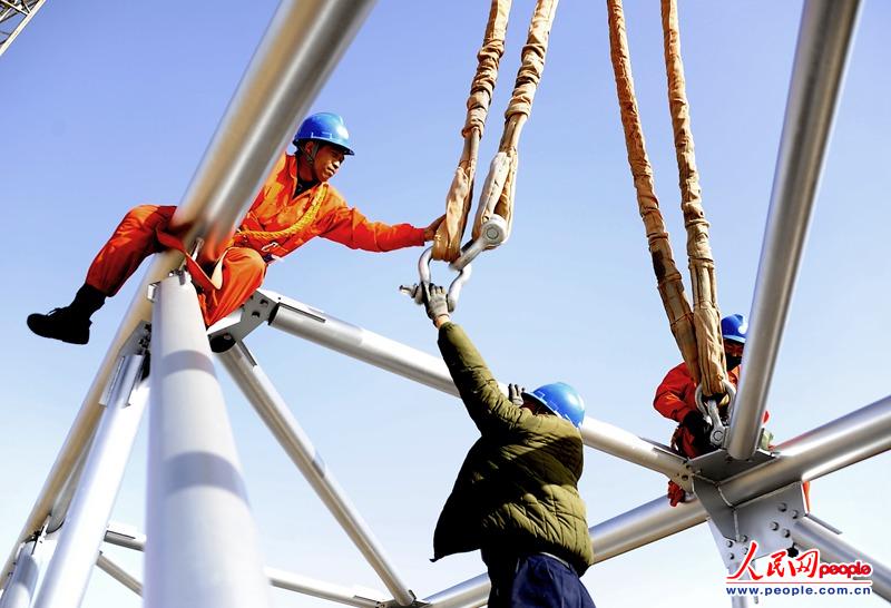 Shaanxi's first UHV substation frame lift completed