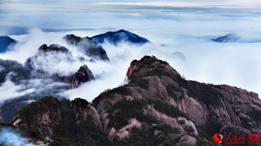 Sea of clouds in Huangshan