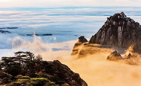Sea of clouds in Huangshan