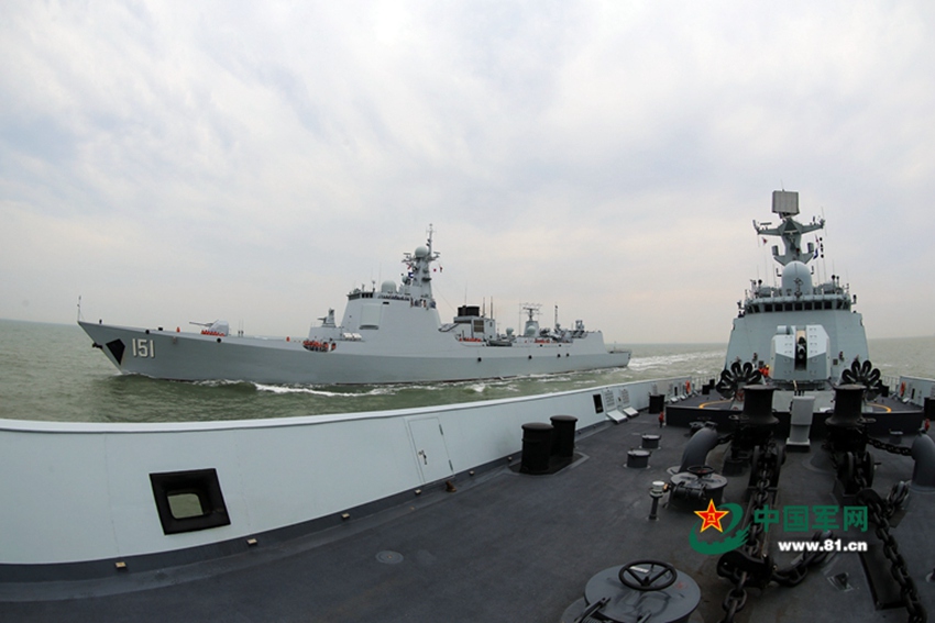 Destroyer flotilla conducts live-fire training