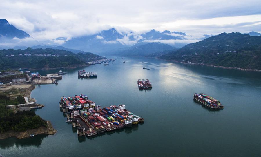 Three Gorges navigation lock handles record high freight in first quarter