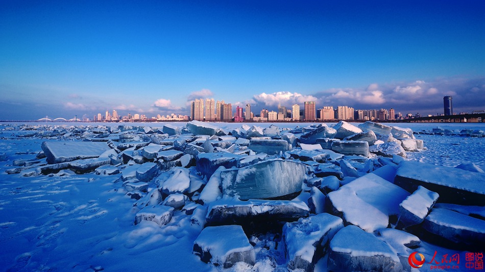 Fantastic scenery of south bank of Songhua River in four seasons