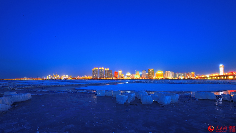 Fantastic scenery of south bank of Songhua River in four seasons