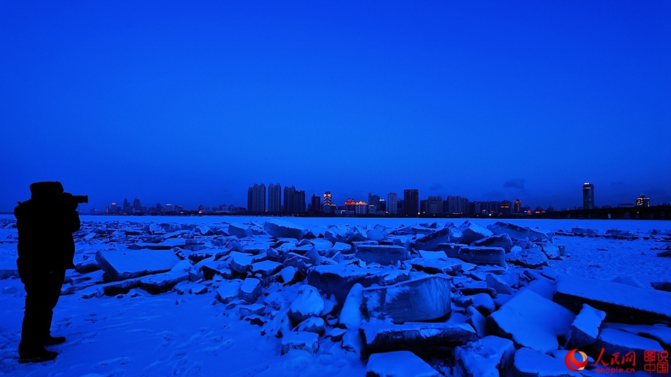 Fantastic scenery of south bank of Songhua River in four seasons